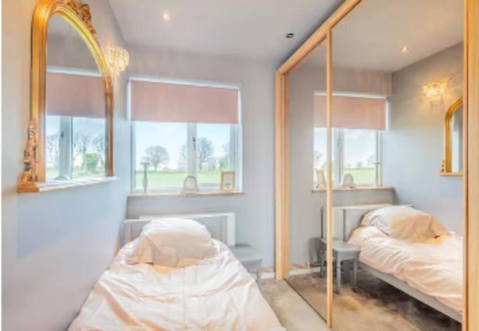 Covehithe House-Coastal Luxury- Sleeps 12-With Huge Swimspa! Wrentham Buitenkant foto