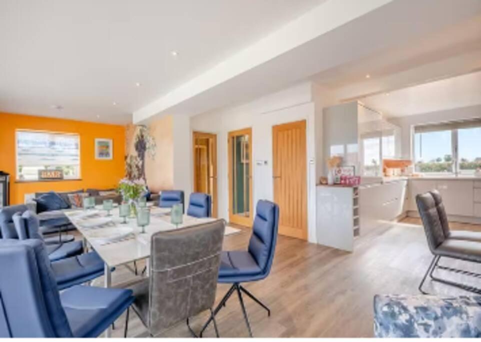 Covehithe House-Coastal Luxury- Sleeps 12-With Huge Swimspa! Wrentham Buitenkant foto