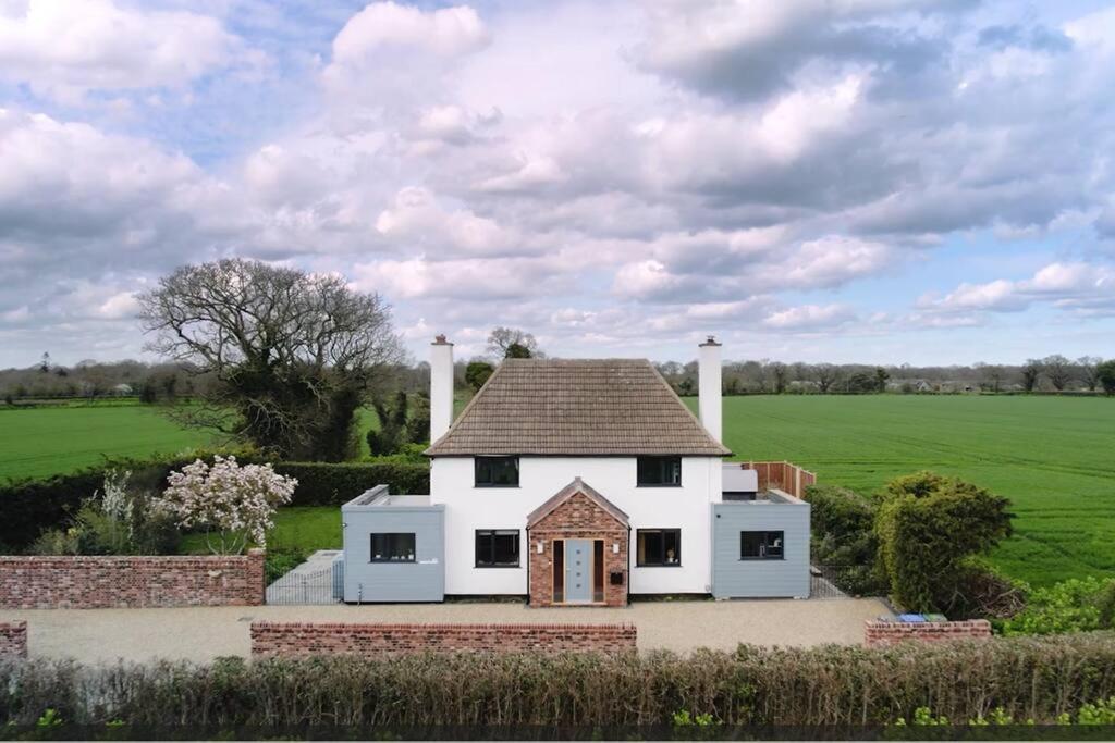 Covehithe House-Coastal Luxury- Sleeps 12-With Huge Swimspa! Wrentham Buitenkant foto