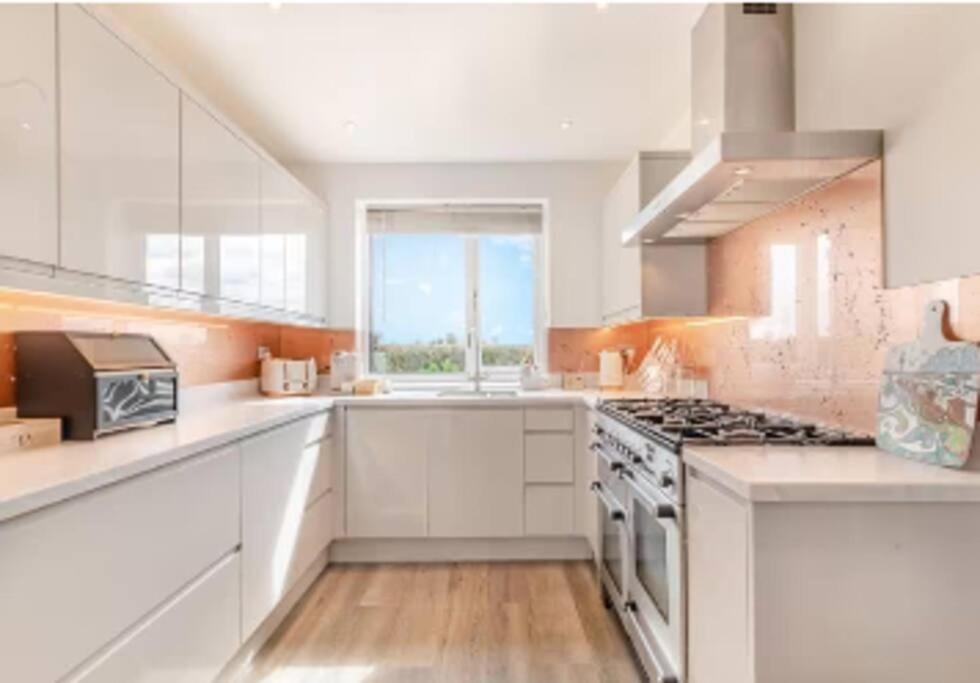 Covehithe House-Coastal Luxury- Sleeps 12-With Huge Swimspa! Wrentham Buitenkant foto