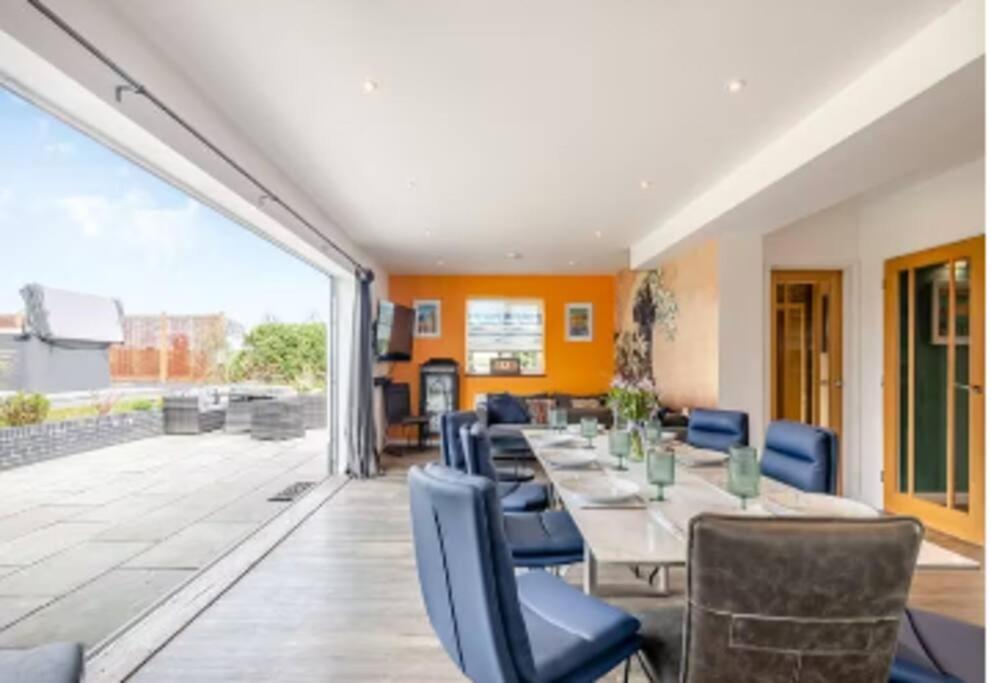 Covehithe House-Coastal Luxury- Sleeps 12-With Huge Swimspa! Wrentham Buitenkant foto