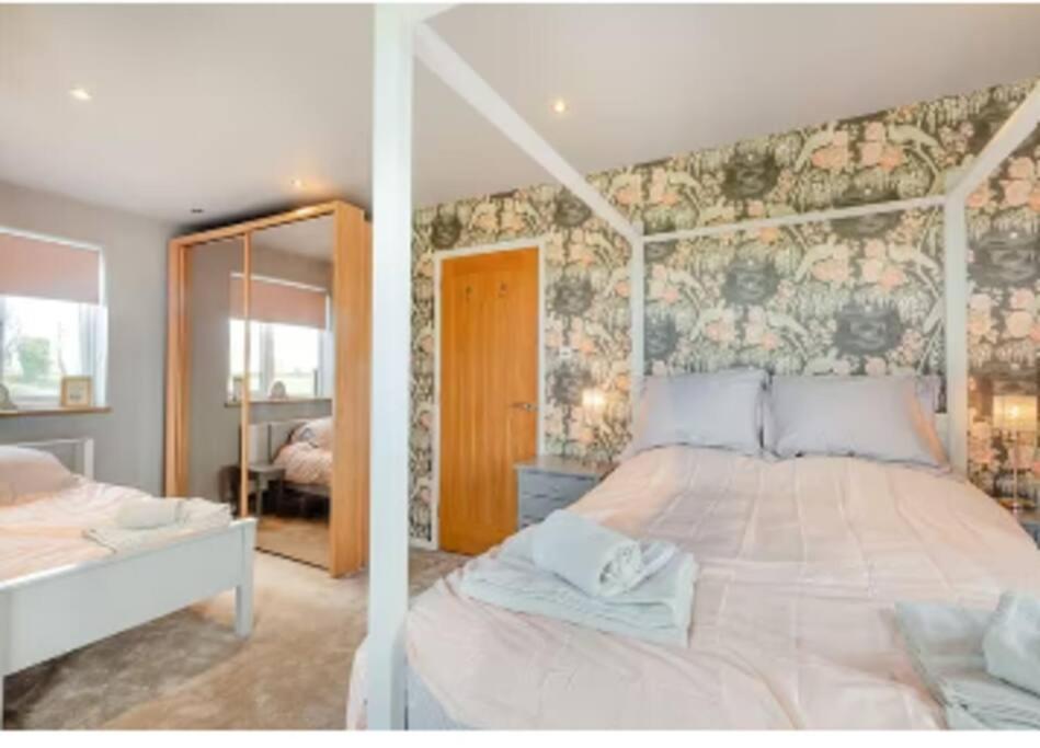 Covehithe House-Coastal Luxury- Sleeps 12-With Huge Swimspa! Wrentham Buitenkant foto