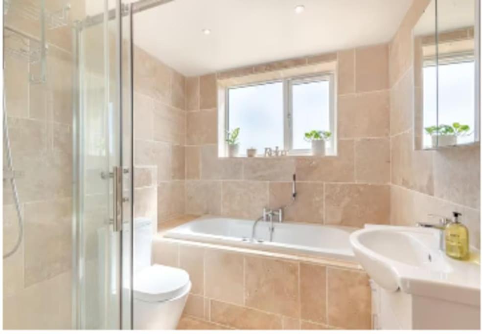 Covehithe House-Coastal Luxury- Sleeps 12-With Huge Swimspa! Wrentham Buitenkant foto